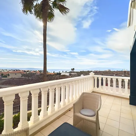 Callao Salvaje 3br With Heated Pool Outdoor Kitchen & Gas Bbq Stunning Views Villa Costa Adeje (Tenerife)